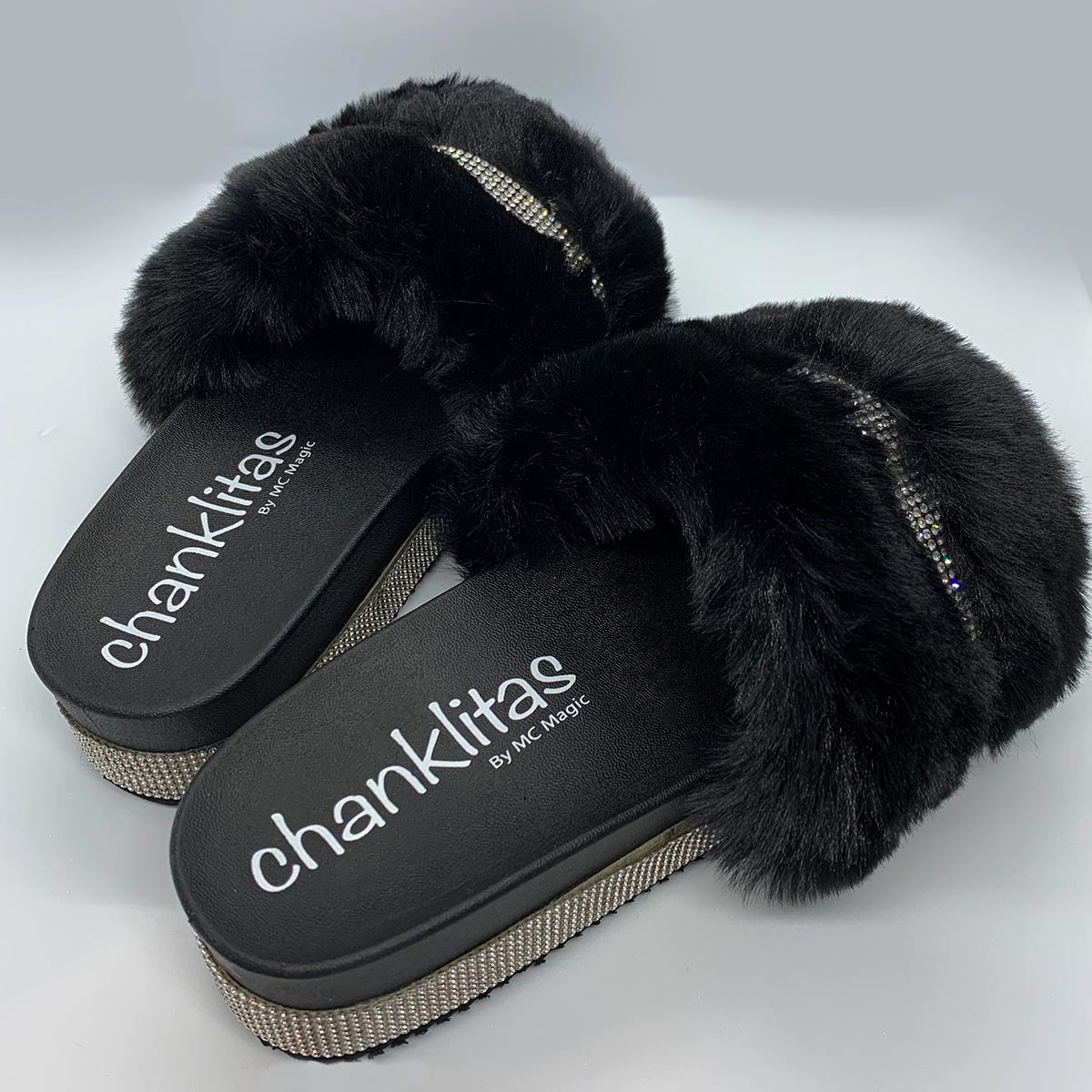 BLACK CHANKLITAS ♥︎