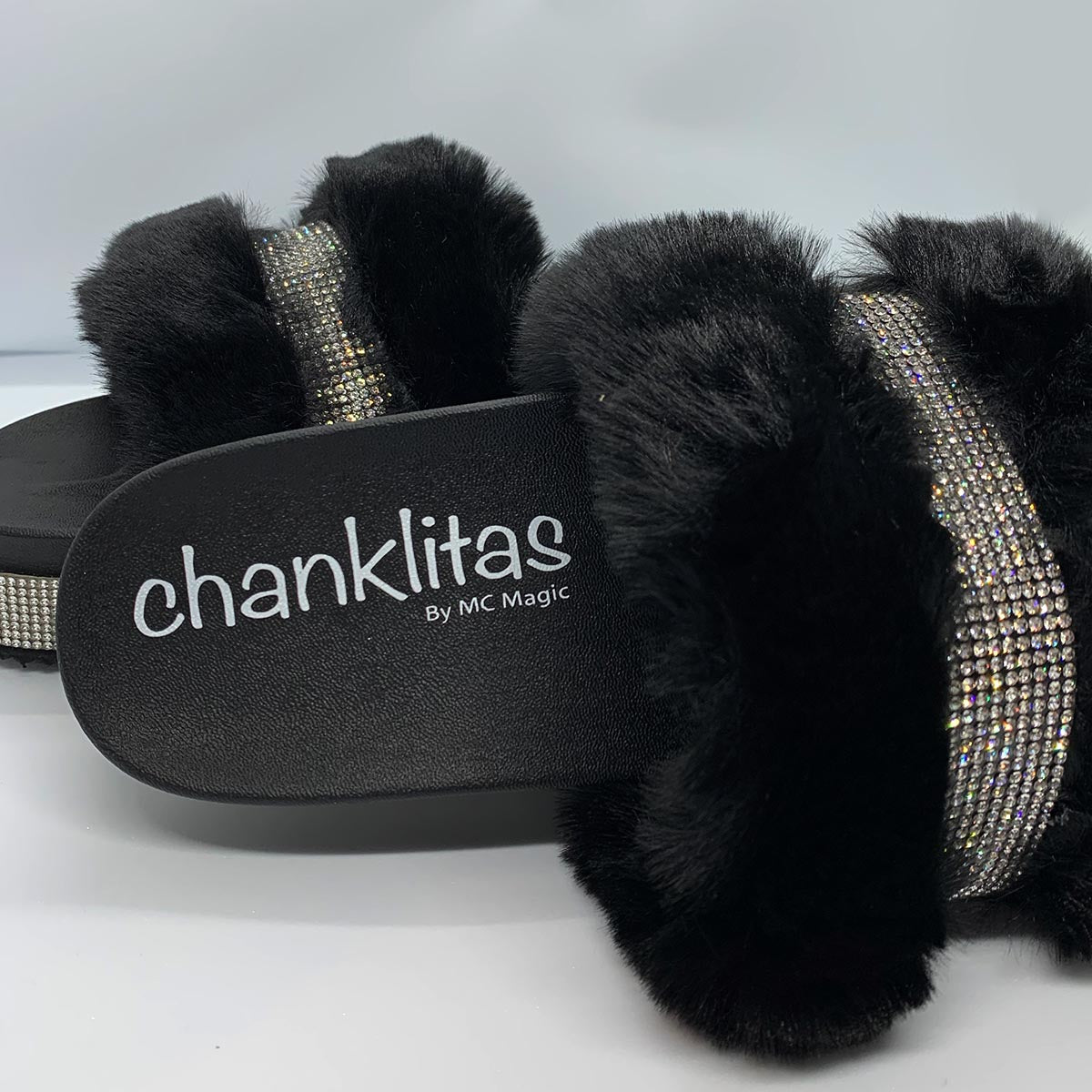 BLACK CHANKLITAS ♥︎